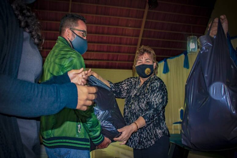 Docentes del IUNAV recibieron donativos del Ministerio Ágape
