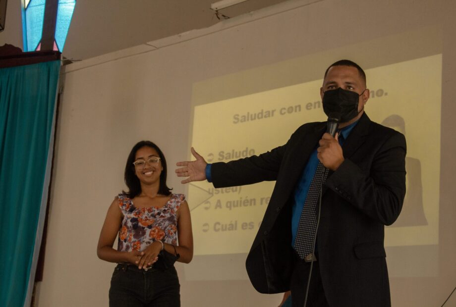 https://staging.iunav.edu.ve/wp-content/uploads/2022/05/Colportaje-IUNAV-scaled-920x620.jpg