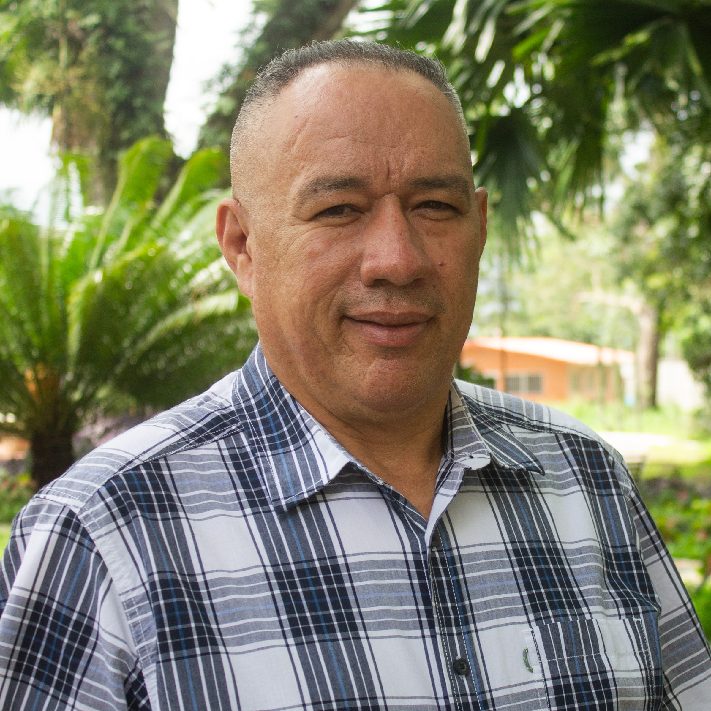 Lcdo. Olearis Mago